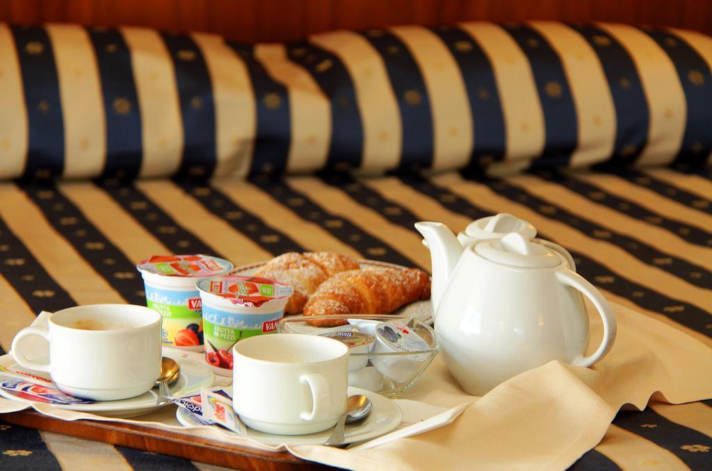 Hotel De Paris Terni Værelse billede