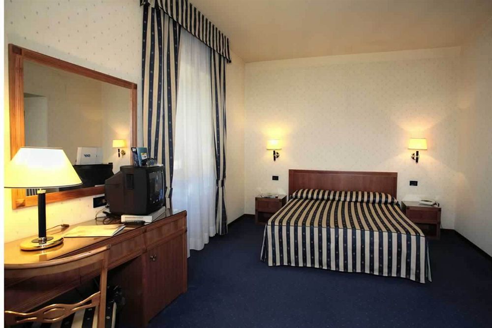 Hotel De Paris Terni Eksteriør billede